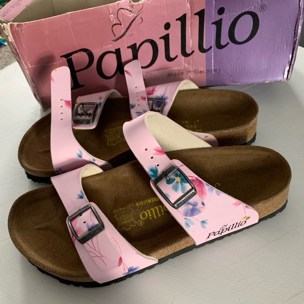 NWT. Papillio Pink floral Birkenstock’s